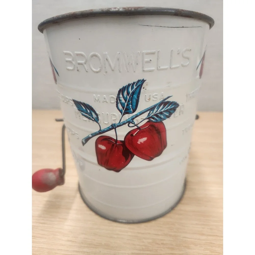 Bromwells 3 Cup Flour Sifter Apples VTG Retro White Red Rusty Cottage Core